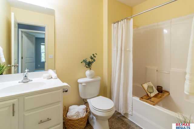 8027 N 147 Street, Bennington, NE 68007