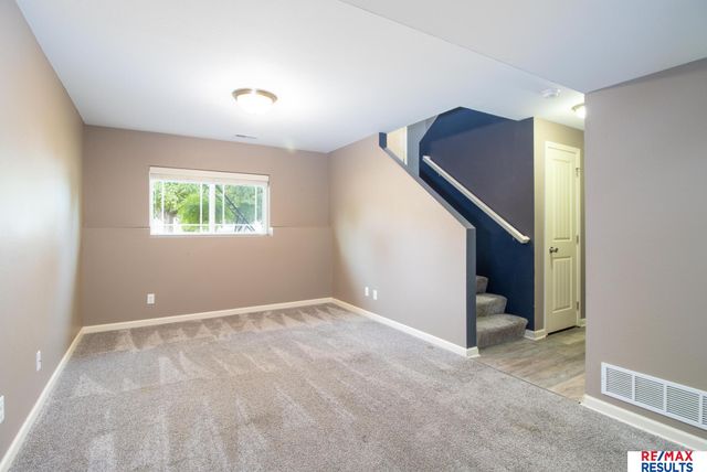 8027 N 147 Street, Bennington, NE 68007