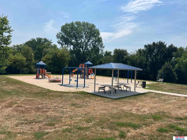 8027 N 147 Street, Bennington, NE 68007