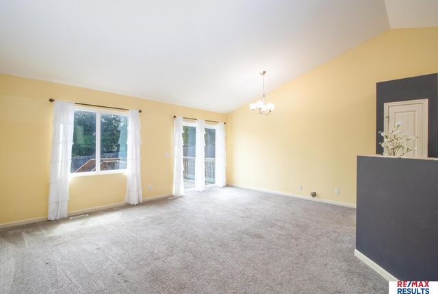 8027 N 147 Street, Bennington, NE 68007