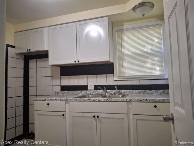 19158 Blackstone Street, Detroit, MI 48219