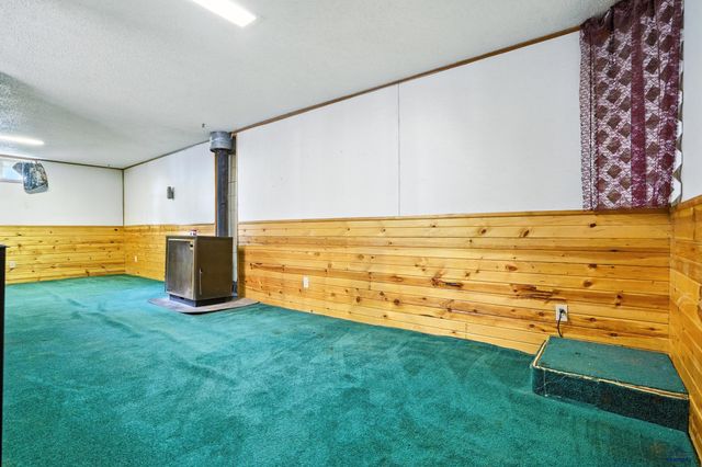 1108 LOCUST, Kadoka, SD 57543