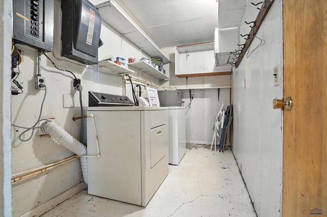 1108 LOCUST, Kadoka, SD 57543