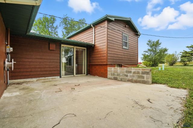 1108 LOCUST, Kadoka, SD 57543