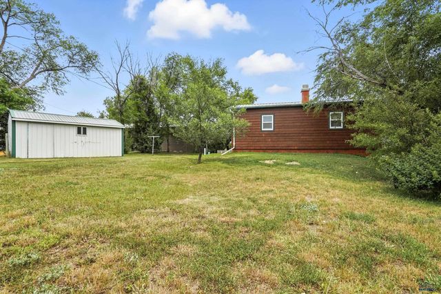 1108 LOCUST, Kadoka, SD 57543