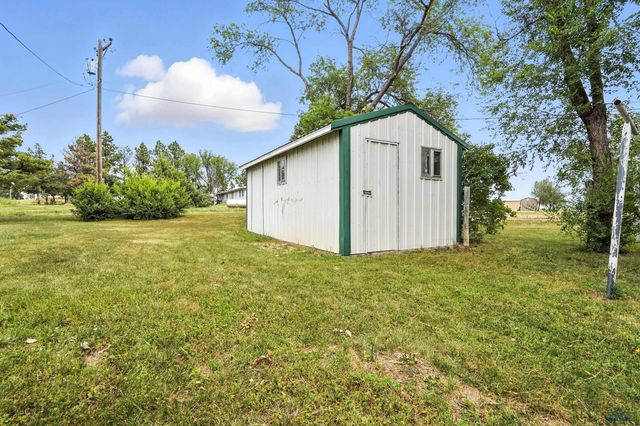 1108 LOCUST, Kadoka, SD 57543