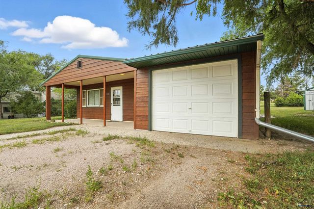 1108 LOCUST, Kadoka, SD 57543