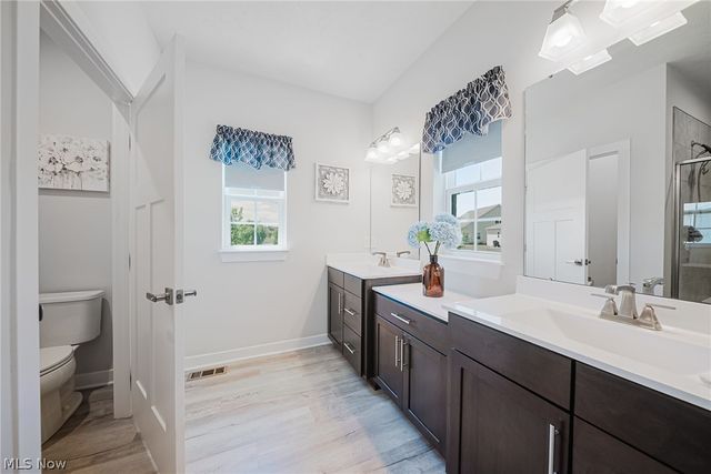 34633 N Legends Way, Grafton, OH 44044