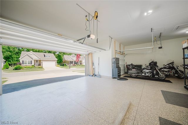 34633 N Legends Way, Grafton, OH 44044