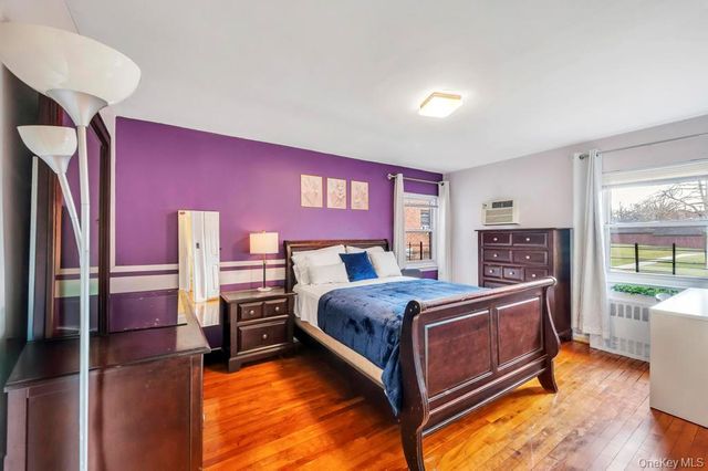 196-72 69th Ave 1 FL, Fresh Meadows, NY 11365