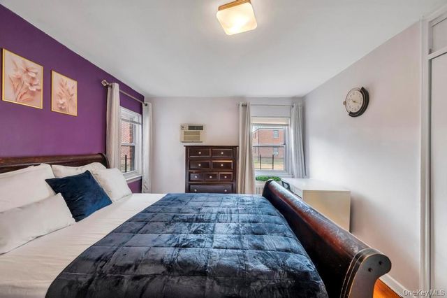 196-72 69th Ave 1 FL, Fresh Meadows, NY 11365