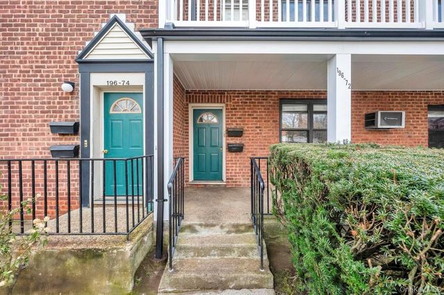 196-72 69th Ave 1 FL, Fresh Meadows, NY 11365