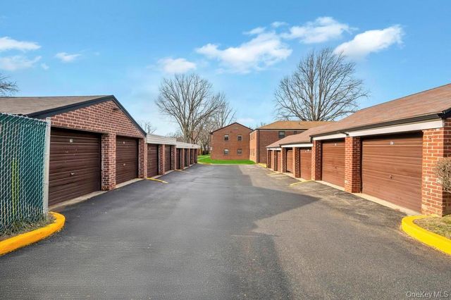 196-72 69th Ave 1 FL, Fresh Meadows, NY 11365