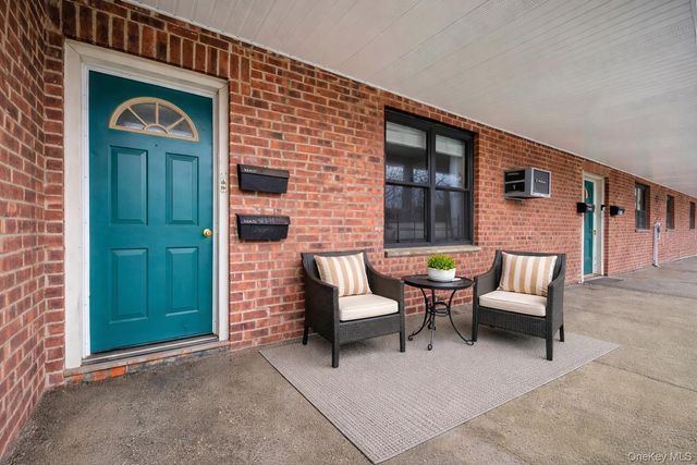 196-72 69th Ave 1 FL, Fresh Meadows, NY 11365