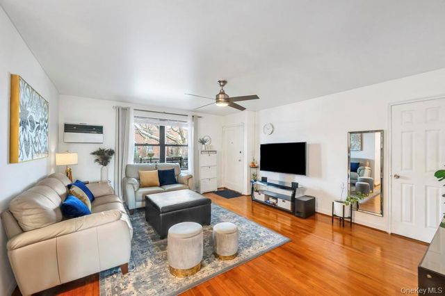 196-72 69th Ave 1 FL, Fresh Meadows, NY 11365