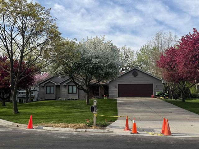 308 Fox Circle, Cottage Grove, WI 53527