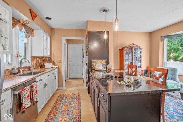 9158 West Point Place, Indianapolis, IN 46268