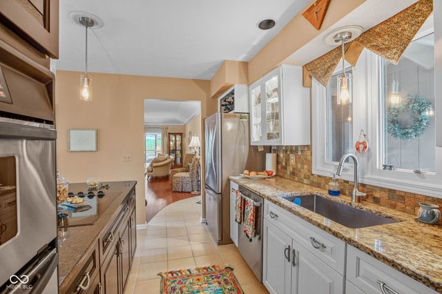 9158 West Point Place, Indianapolis, IN 46268