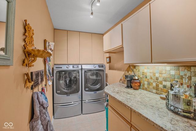 9158 West Point Place, Indianapolis, IN 46268