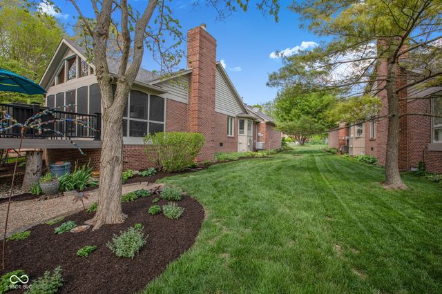 9158 West Point Place, Indianapolis, IN 46268