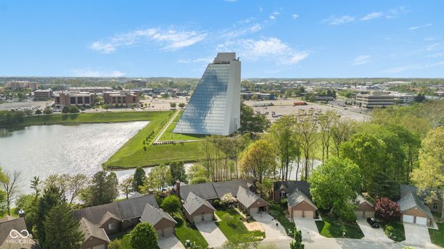 9158 West Point Place, Indianapolis, IN 46268