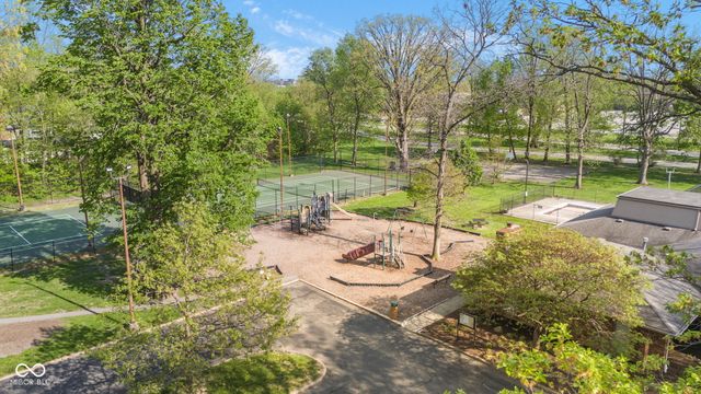 9158 West Point Place, Indianapolis, IN 46268