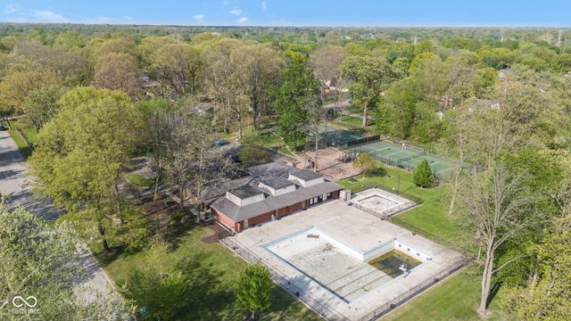 9158 West Point Place, Indianapolis, IN 46268