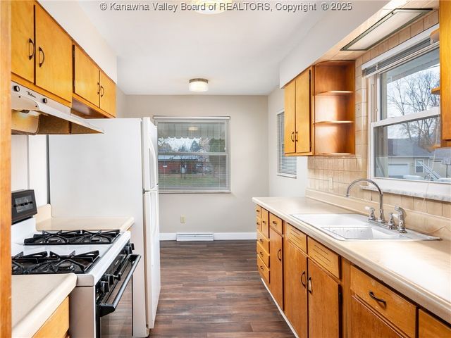 109 18th Street, Dunbar, WV 25064