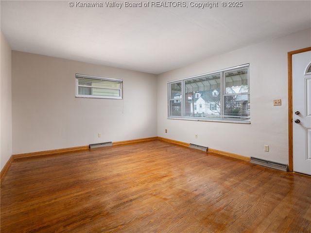 109 18th Street, Dunbar, WV 25064