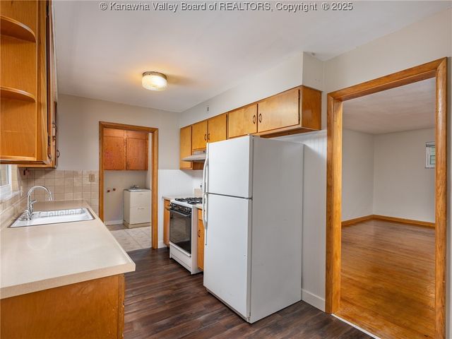 109 18th Street, Dunbar, WV 25064