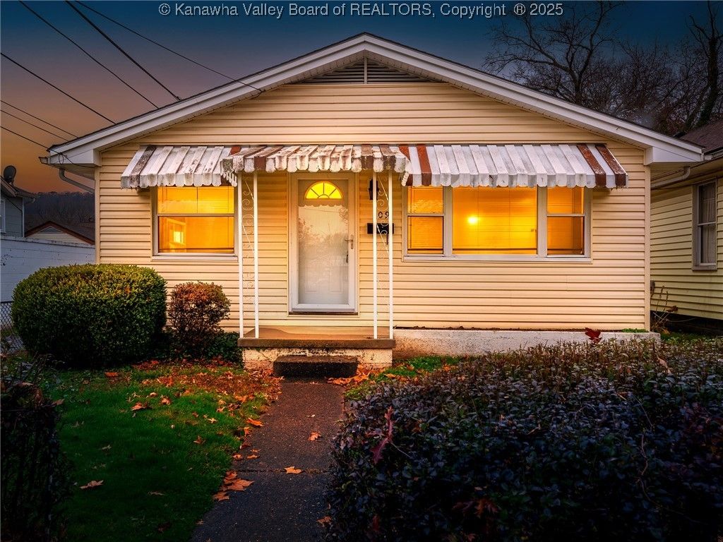 109 18th Street, Dunbar, WV 25064