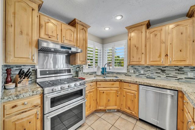 6637 W CANTERBURY WAY, Highland, UT 84003