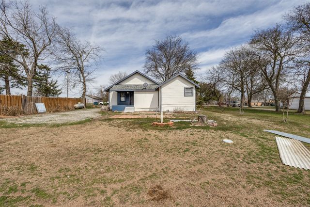 104 E Church Street, Bailey, TX 75413