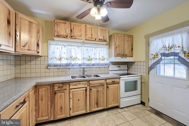 81 BUCH AVE, Lancaster, PA 17601