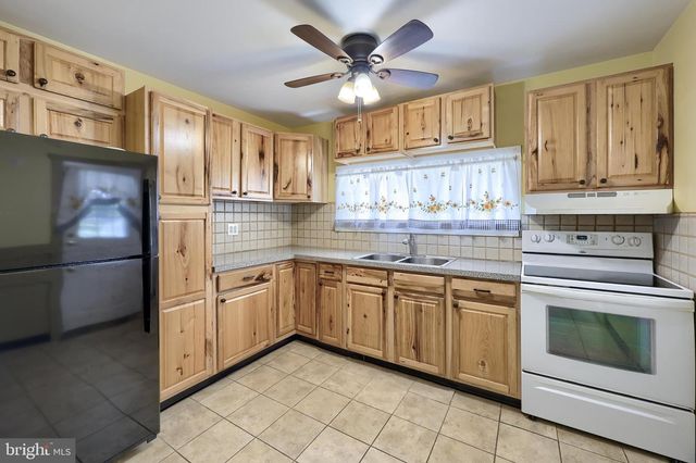 81 BUCH AVE, Lancaster, PA 17601