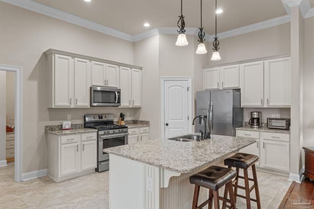 2145 Angels Ridge Cv, Cantonment, FL 32533