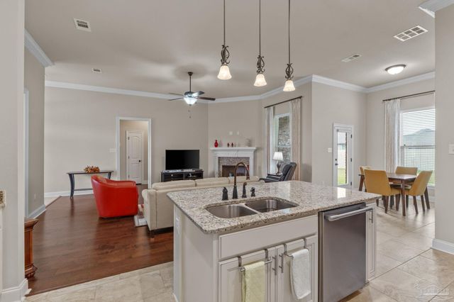 2145 Angels Ridge Cv, Cantonment, FL 32533