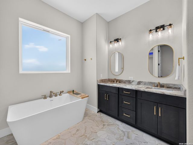 148 Private Rd 1749, Mico, TX 78056