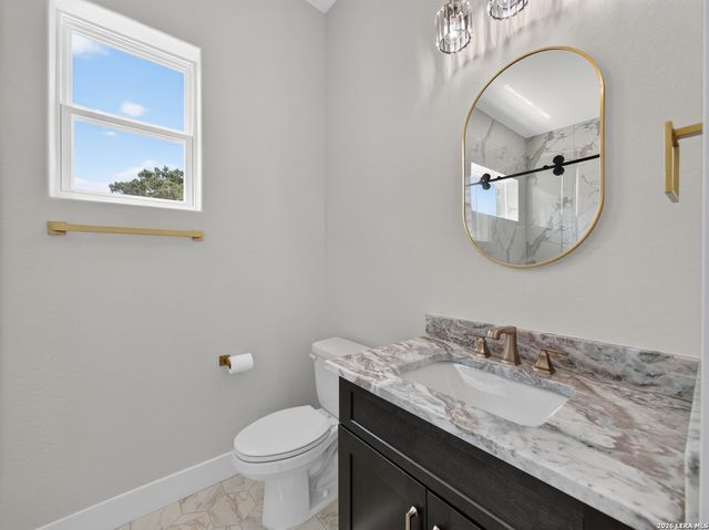 148 Private Rd 1749, Mico, TX 78056