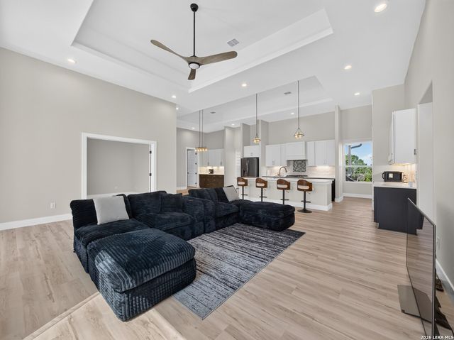 148 Private Rd 1749, Mico, TX 78056