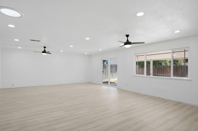 3210 Shamrock Ave, Merced, CA 95340