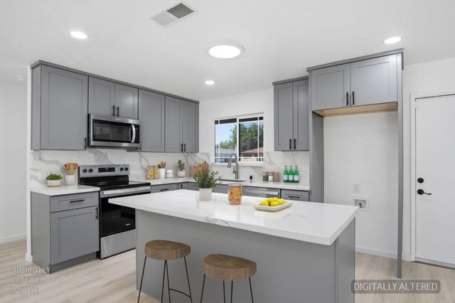 3210 Shamrock Ave, Merced, CA 95340