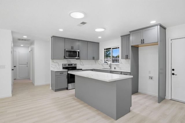 3210 Shamrock Ave, Merced, CA 95340