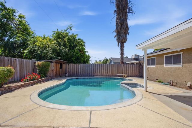 3210 Shamrock Ave, Merced, CA 95340