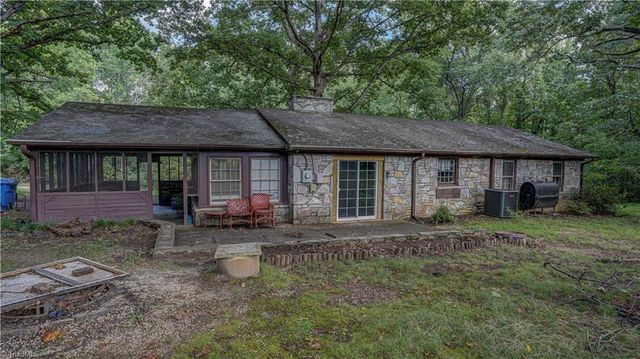 218 Westwood Drive, Kernersville, NC 27284