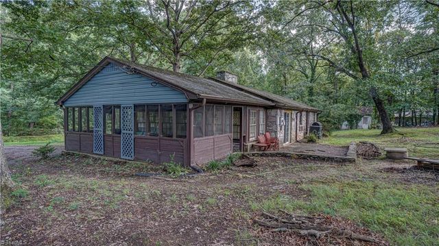 218 Westwood Drive, Kernersville, NC 27284