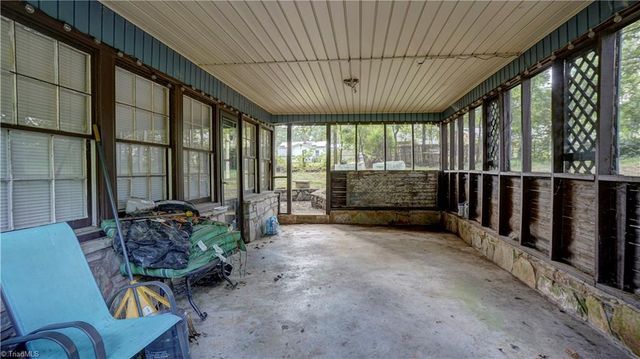 218 Westwood Drive, Kernersville, NC 27284