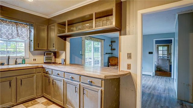 218 Westwood Drive, Kernersville, NC 27284