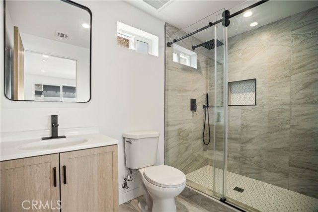 6937 Jellico Avenue, Los Angeles, CA 91406