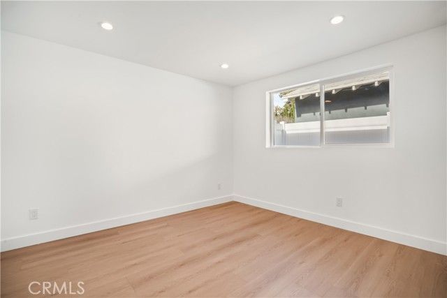 6937 Jellico Avenue, Los Angeles, CA 91406